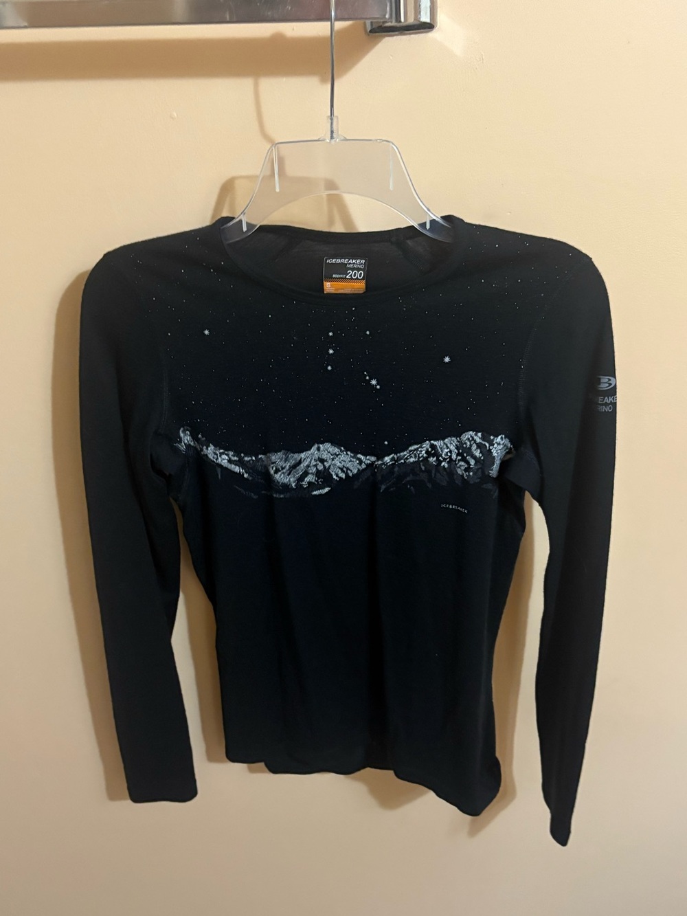 Icebreaker Black Bodyfit 200 Merino Mountain Baselayer Long Sleeve